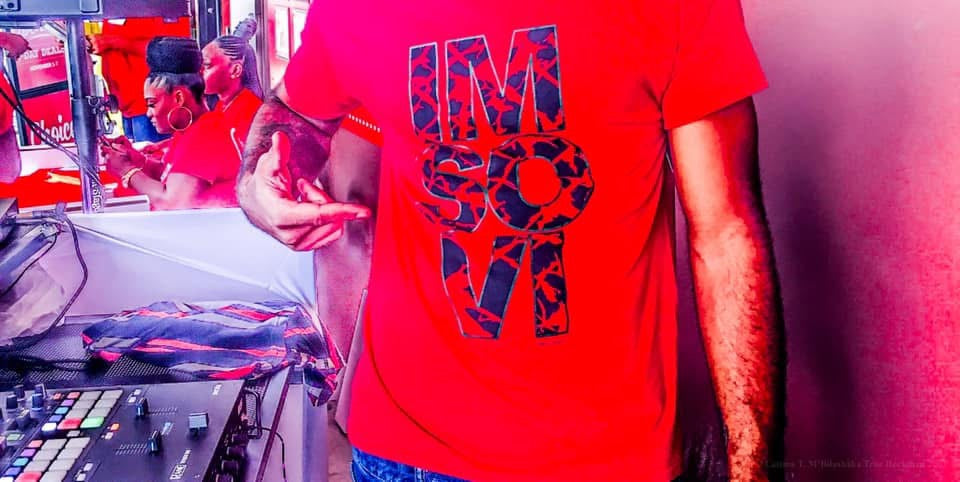 “IMSOVI”©️ Stone Wall - Tee